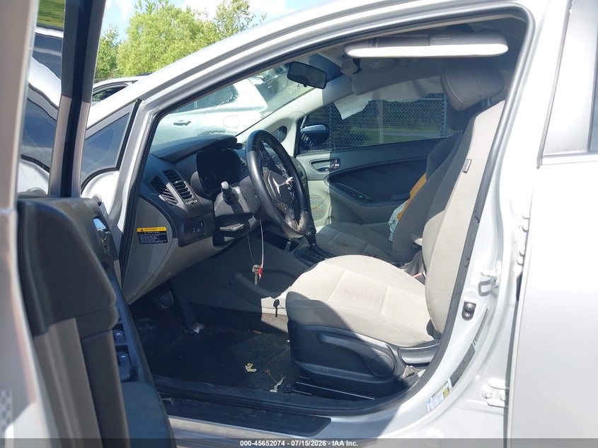2014 Kia Forte VIN KNAFX4A82E5090289 IAAI salvage auction — NORMAL WEAR, Clear (Mississippi), sold $350 on 2026-07-31 (photo 5)