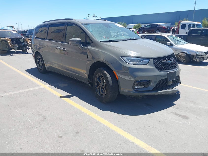 2021 Chrysler Pacifica VIN 2C4RC1S73MR536516 IAAI salvage auction — SIDE, Wait Title, sold $4,600 on 2026-08-27 (photo 1)