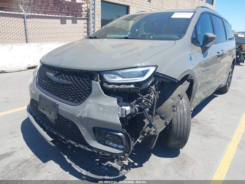 2021 Chrysler Pacifica VIN 2C4RC1S73MR536516 IAAI salvage auction — SIDE, Wait Title, sold $4,600 on 2026-08-27 (photo 6)