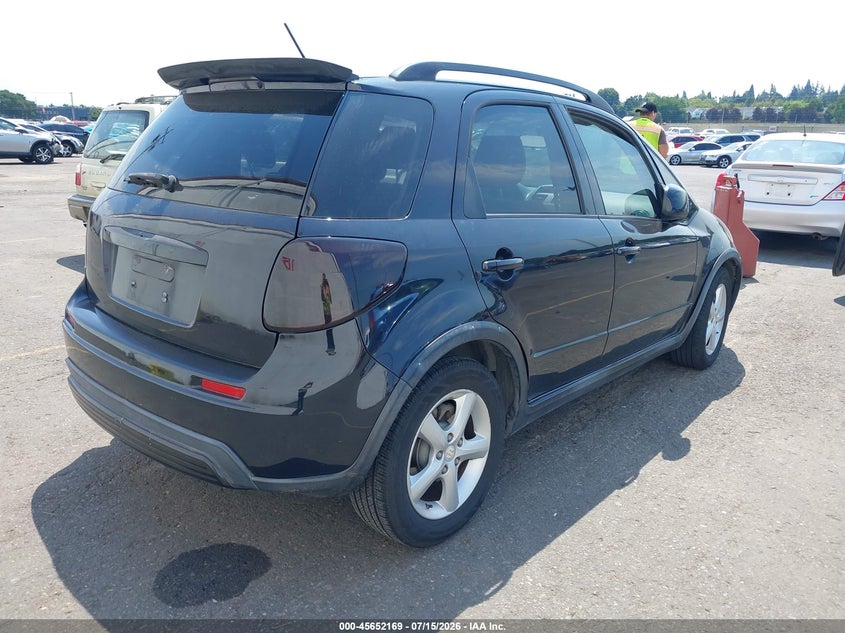 2008 Suzuki Sx4 VIN JS2YB417385103305 IAAI salvage auction — NORMAL WEAR, Clear-Dealer Only (Oregon), sold $575 on 2026-07-30 (photo 4)