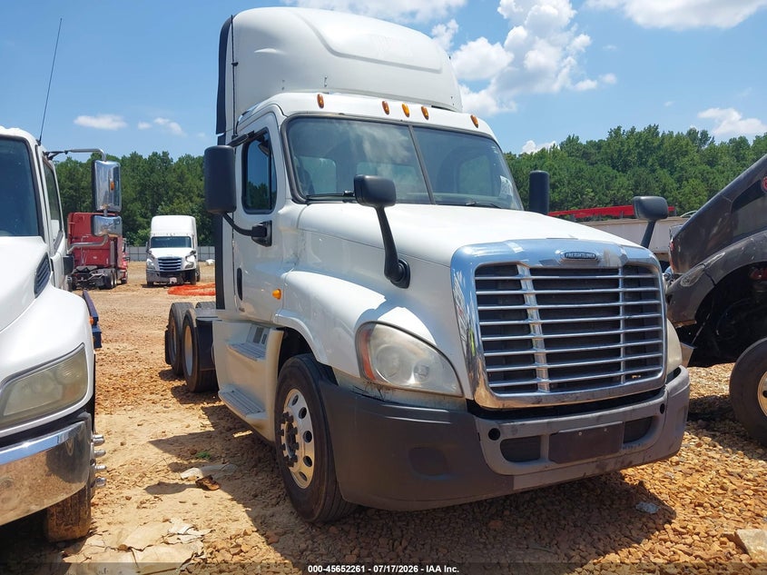 2014 Freightliner Cascadia 125 VIN 3AKJGED5XESFL2378 IAAI salvage auction — REPOSSESSION, Clear (Georgia), sold $1,850 on 2026-09-09 (photo 1)