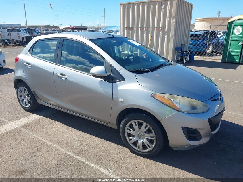2012 Mazda 2 VIN JM1DE1KY1C0137156 IAAI salvage auction — NORMAL WEAR, Clear (Hawaii), sold $800 on 2026-07-28 (photo 1)