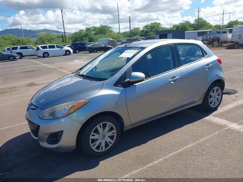 2012 Mazda 2 VIN JM1DE1KY1C0137156 IAAI salvage auction — NORMAL WEAR, Clear (Hawaii), sold $800 on 2026-07-28 (photo 2)