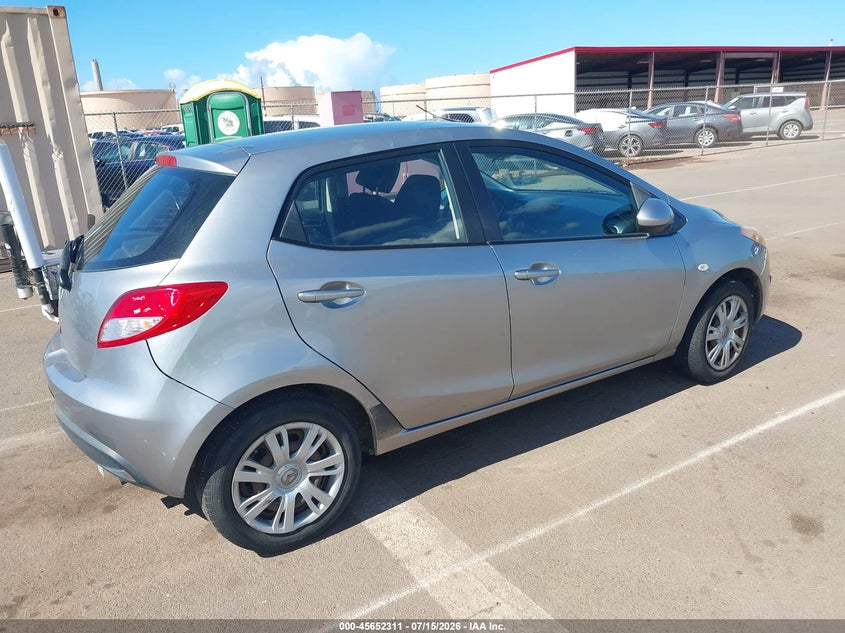 2012 Mazda 2 VIN JM1DE1KY1C0137156 IAAI salvage auction — NORMAL WEAR, Clear (Hawaii), sold $800 on 2026-07-28 (photo 4)