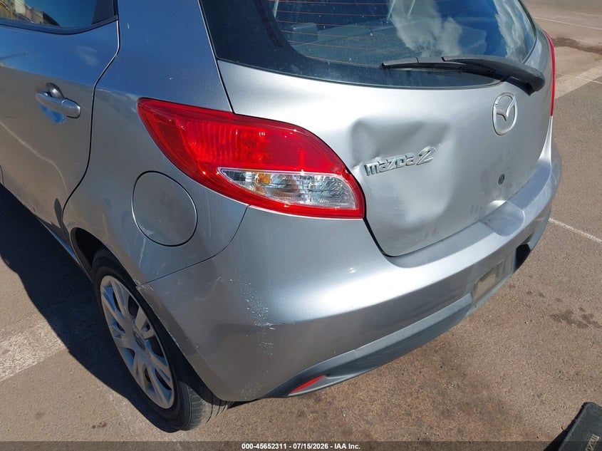 2012 Mazda 2 VIN JM1DE1KY1C0137156 IAAI salvage auction — NORMAL WEAR, Clear (Hawaii), sold $800 on 2026-07-28 (photo 6)