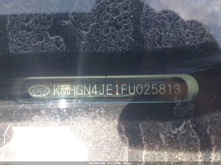 2015 Hyundai Genesis VIN KMHGN4JE1FU025813 IAAI salvage auction — SIDE, Salvage Title, sold $2,750 on 2026-10-08 (photo 9)