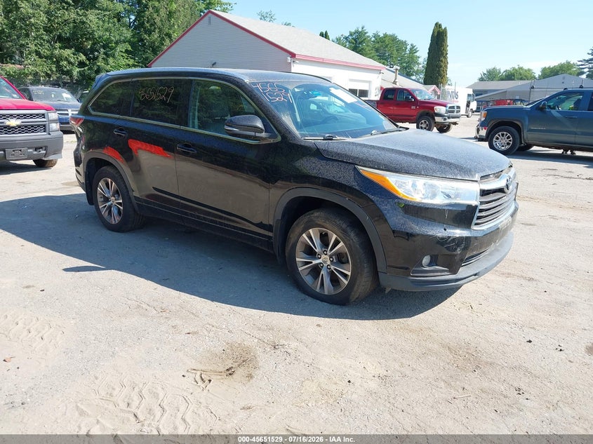 2015 Toyota Highlander VIN 5TDJKRFH9FS101754 IAAI salvage auction — UNKNOWN, Original (Maine), sold $75 on 2026-07-27 (photo 1)