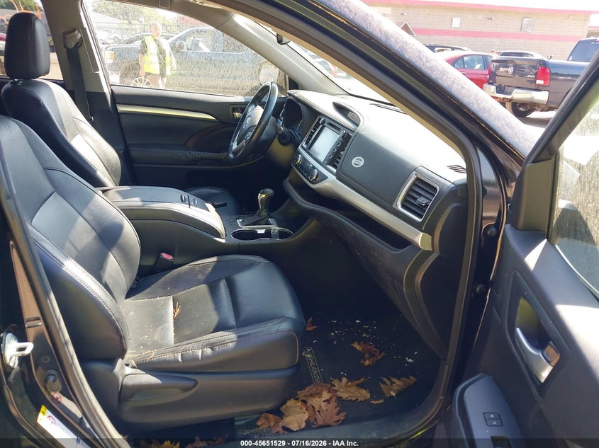 2015 Toyota Highlander VIN 5TDJKRFH9FS101754 IAAI salvage auction — UNKNOWN, Original (Maine), sold $75 on 2026-07-27 (photo 5)