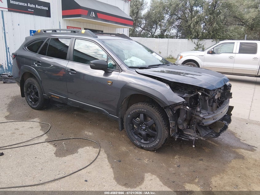 2025 Subaru Outback VIN 4S4BTGUD0S3246372 — IAAI salvage auction photo
