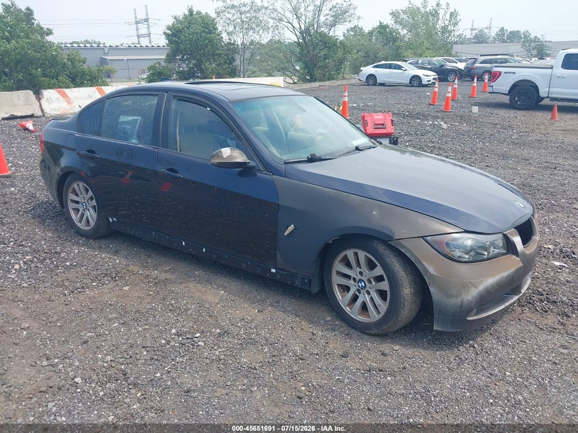 2008 BMW 3 series VIN WBAVC53558FZ83166 IAAI salvage auction — NORMAL WEAR, Clear (New York), sold $425 on 2026-07-28 (photo 1)