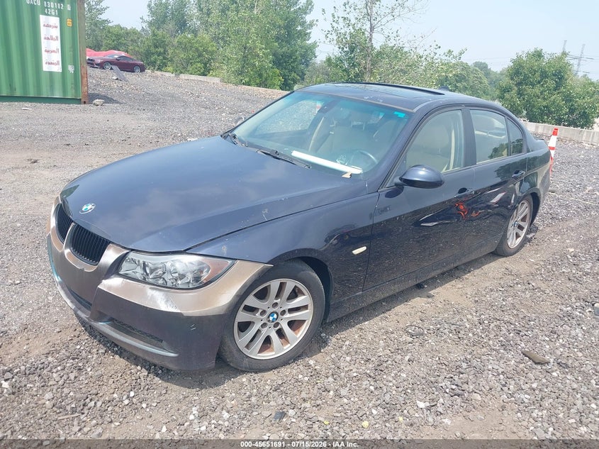 2008 BMW 3 series VIN WBAVC53558FZ83166 IAAI salvage auction — NORMAL WEAR, Clear (New York), sold $425 on 2026-07-28 (photo 2)
