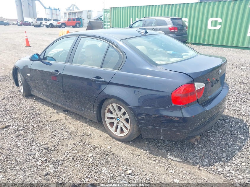 2008 BMW 3 series VIN WBAVC53558FZ83166 IAAI salvage auction — NORMAL WEAR, Clear (New York), sold $425 on 2026-07-28 (photo 3)