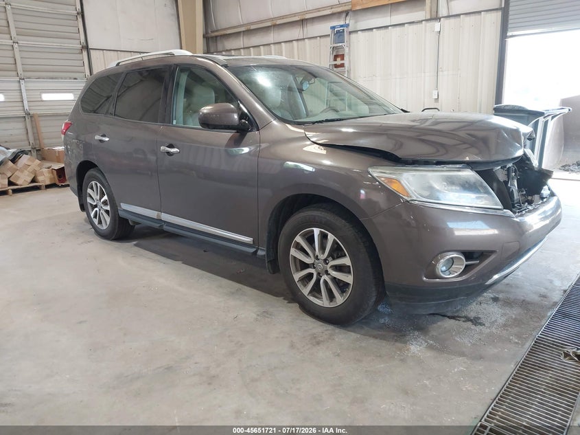 2015 Nissan Pathfinder VIN 5N1AR2MMXFC719620 IAAI salvage auction — FRONT & REAR, Salvage Title, sold $1,000 on 2026-09-15 (photo 1)