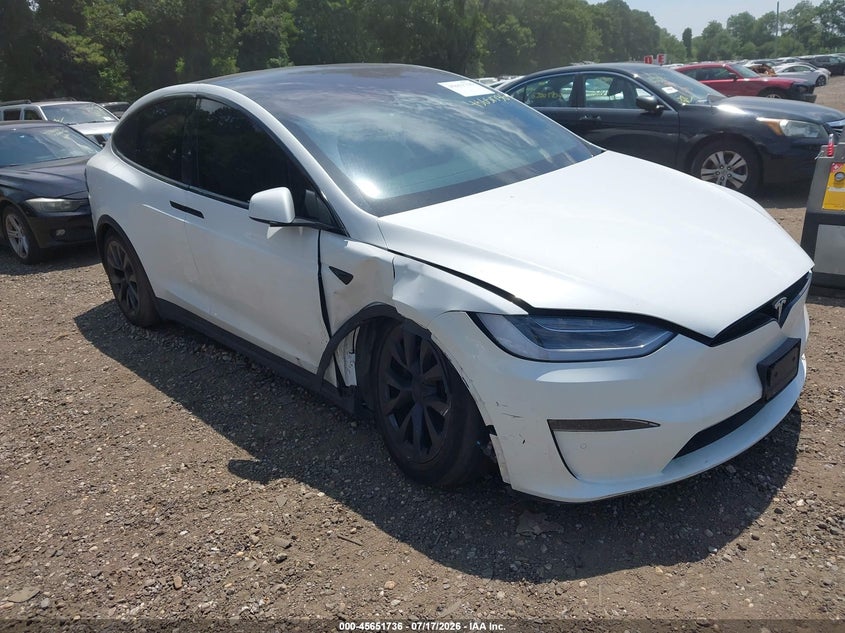 2023 Tesla Model x VIN 7SAXCBE5XPF366603 IAAI salvage auction — RIGHT FRONT, Salvage Title, sold $25,800 on 2026-08-20 (photo 1)