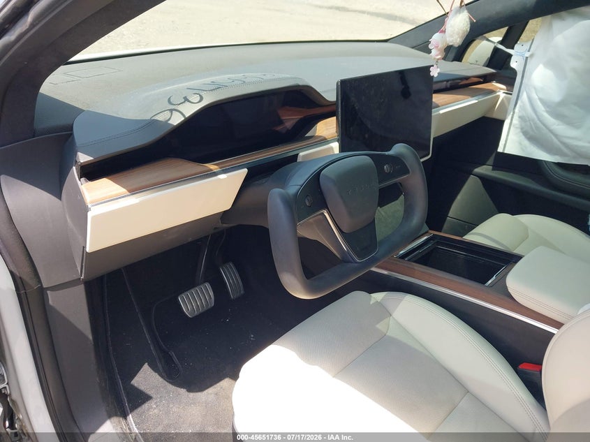 2023 Tesla Model x VIN 7SAXCBE5XPF366603 IAAI salvage auction — RIGHT FRONT, Salvage Title, sold $25,800 on 2026-08-20 (photo 5)
