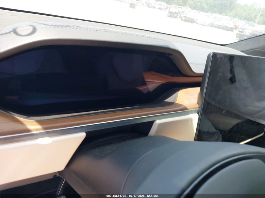 2023 Tesla Model x VIN 7SAXCBE5XPF366603 IAAI salvage auction — RIGHT FRONT, Salvage Title, sold $25,800 on 2026-08-20 (photo 7)