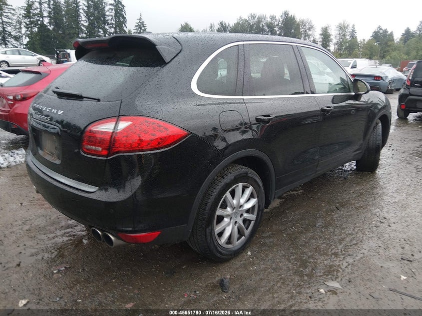 2012 Porsche Cayenne VIN WP1AA2A28CLA12735 IAAI salvage auction — NORMAL WEAR, Clear (Washington), sold $500 on 2026-07-29 (photo 4)