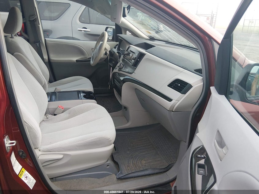 2013 Toyota Sienna VIN 5TDJK3DC5DS055941 IAAI salvage auction — NORMAL WEAR, Clear-Dealer Only (West Virginia), sold $25 on 2026-07-23 (photo 5)