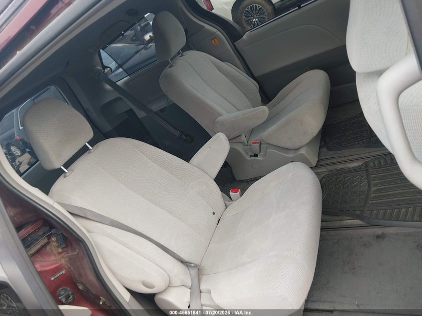 2013 Toyota Sienna VIN 5TDJK3DC5DS055941 IAAI salvage auction — NORMAL WEAR, Clear-Dealer Only (West Virginia), sold $25 on 2026-07-23 (photo 8)