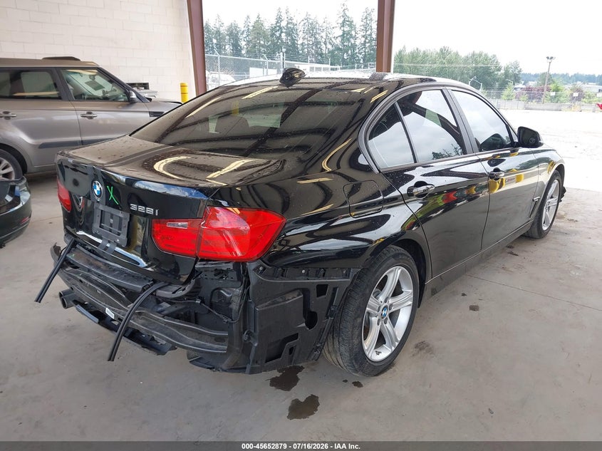 2015 BMW 3er VIN WBA3C1C51FP853036 IAAI salvage auction — REAR END, Salvage Title, sold $3,000 on 2026-07-31 (photo 4)