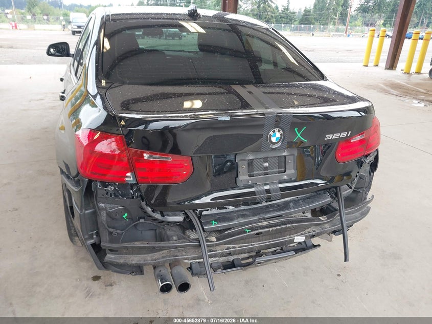 2015 BMW 3er VIN WBA3C1C51FP853036 IAAI salvage auction — REAR END, Salvage Title, sold $1,950 on 2026-07-31 (photo 6)