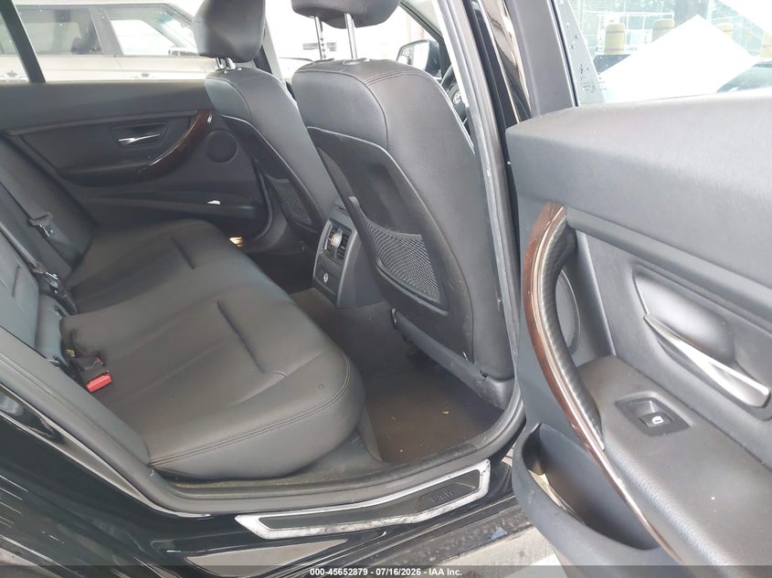 2015 BMW 3er VIN WBA3C1C51FP853036 IAAI salvage auction — REAR END, Salvage Title, sold $1,950 on 2026-07-31 (photo 8)