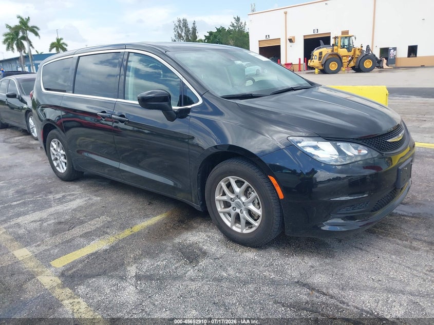 2024 Chrysler Voyager VIN 2C4RC1CG1RR148920 IAAI salvage auction — SIDE, Enterprise Vehicles Clear Only (Illinois), sold $15,000 on 2026-07-30 (photo 1)