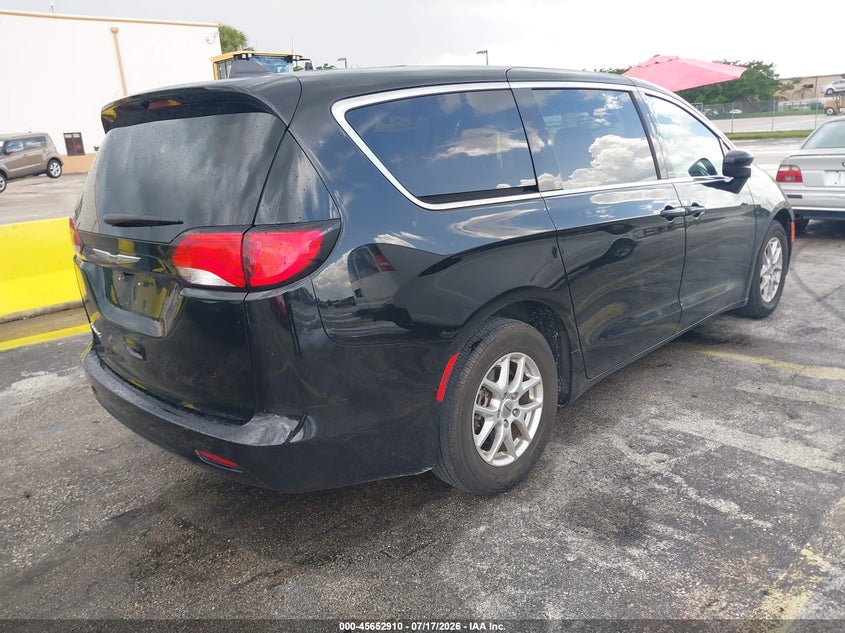 2024 Chrysler Voyager VIN 2C4RC1CG1RR148920 IAAI salvage auction — SIDE, Enterprise Vehicles Clear Only (Illinois), sold $15,000 on 2026-07-30 (photo 4)