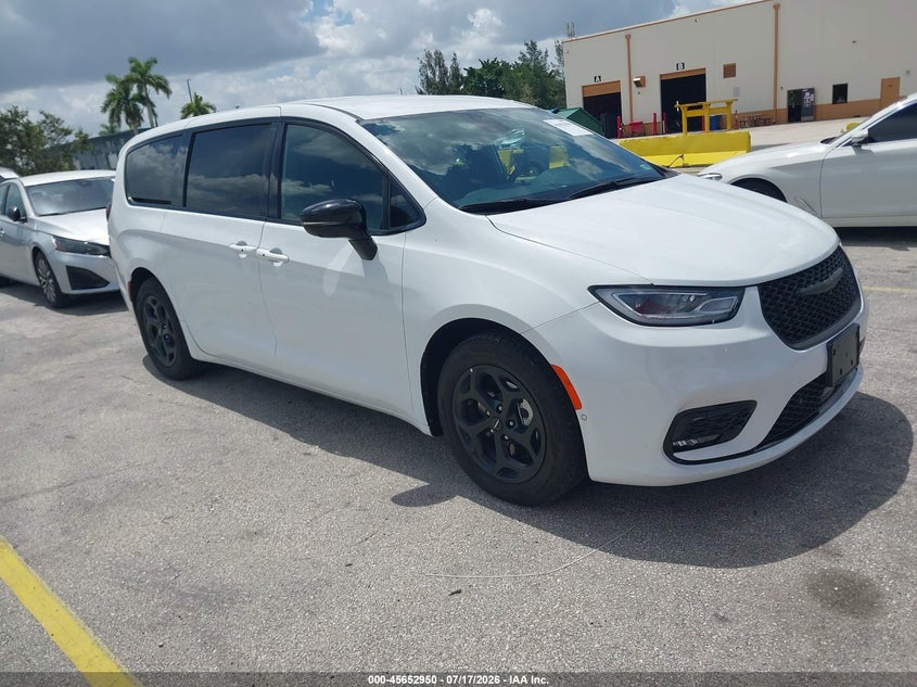 2024 Chrysler Pacifica VIN 2C4RC1S70RR115361 IAAI salvage auction — REAR END, Enterprise Vehicles Clear Only (Florida), sold $13,100 on 2026-07-19 (photo 1)