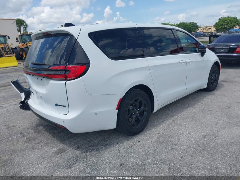 2024 Chrysler Pacifica VIN 2C4RC1S70RR115361 IAAI salvage auction — REAR END, Enterprise Vehicles Clear Only (Florida), sold $13,100 on 2026-07-19 (photo 4)