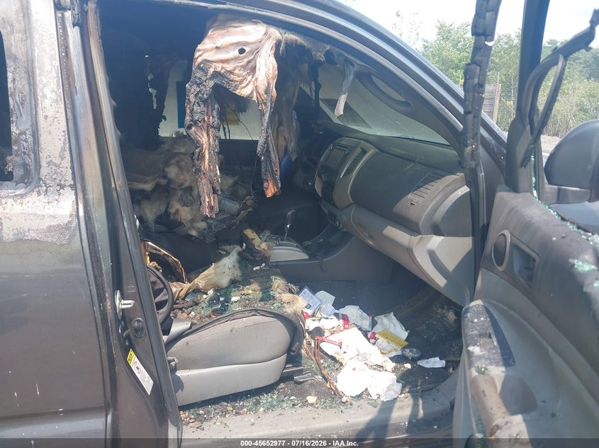 2015 Toyota Tacoma VIN 5TFUU4EN2FX120495 IAAI salvage auction — INTERIOR BURN, Clear (Massachusetts), sold $2,600 on 2026-07-31 (photo 5)