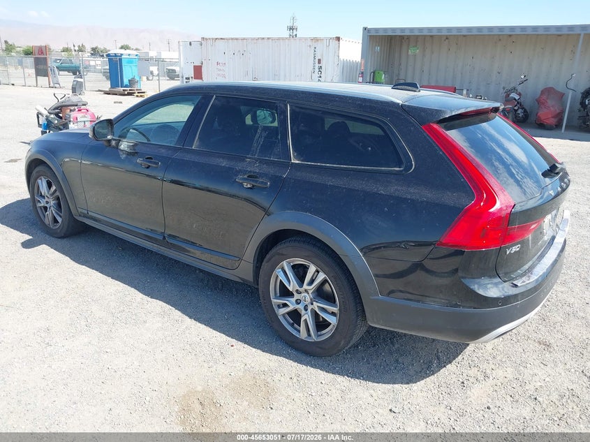 2018 Volvo V90 cross country VIN YV4102NK7J1022466 IAAI salvage auction — SIDE, Wait Title, sold $6,400 on 2026-08-08 (photo 3)