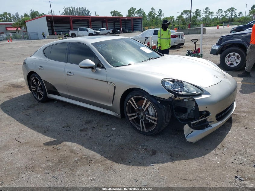 2013 Porsche Panamera VIN WP0AA2A70DL011321 IAAI salvage auction — RIGHT FRONT, Salvage Title, sold $2,250 on 2026-08-31 (photo 1)