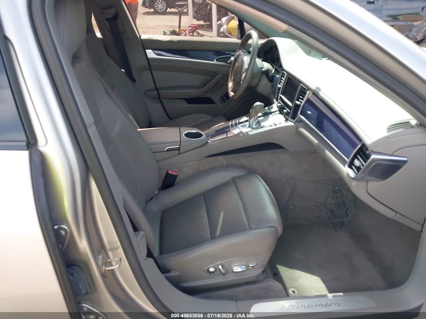 2013 Porsche Panamera VIN WP0AA2A70DL011321 IAAI salvage auction — RIGHT FRONT, Salvage Title, sold $2,250 on 2026-08-31 (photo 5)