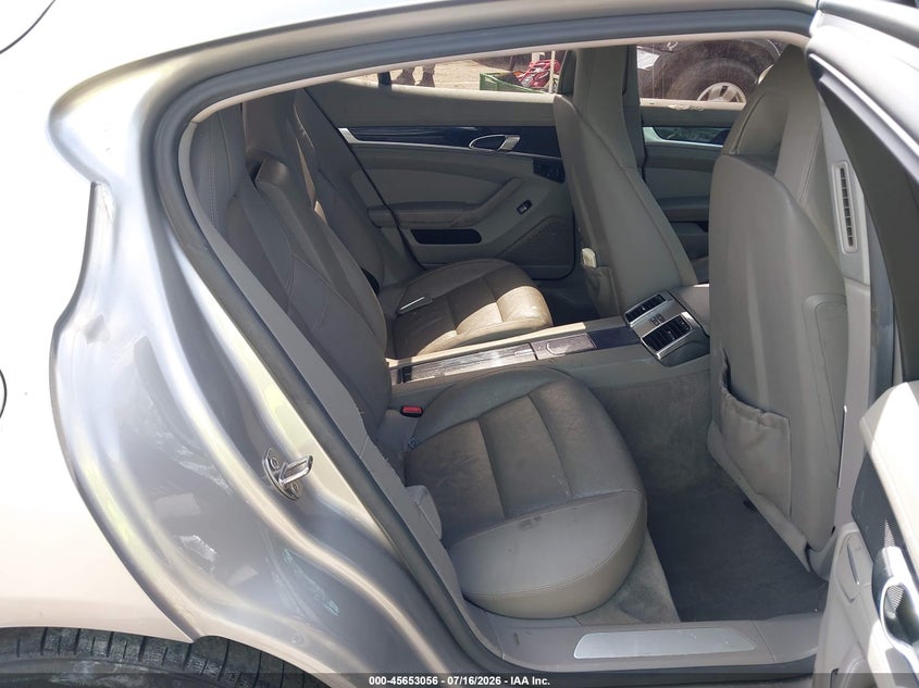 2013 Porsche Panamera VIN WP0AA2A70DL011321 IAAI salvage auction — RIGHT FRONT, Salvage Title, sold $2,250 on 2026-08-31 (photo 8)