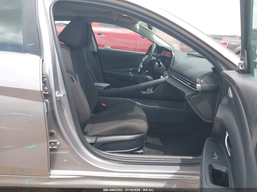 2025 Hyundai Elantra VIN KMHLS4DG2SU020036 IAAI salvage auction — FRONT & REAR, Salvage Title, sold $10,700 on 2026-07-23 (photo 5)