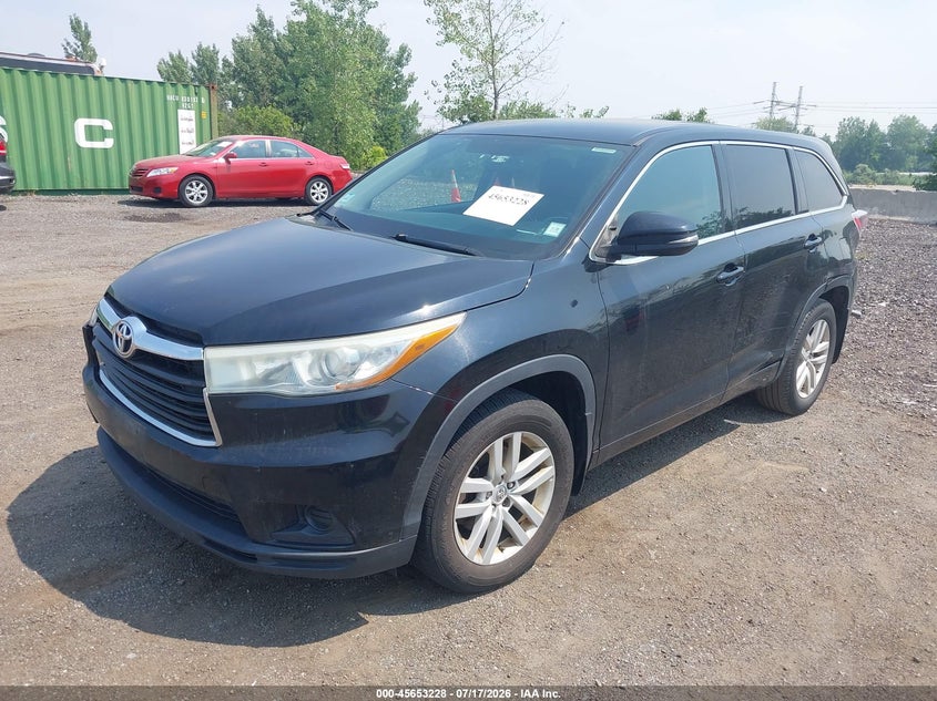 2015 Toyota Highlander VIN 5TDBKRFH2FS152646 IAAI salvage auction — NORMAL WEAR, Clear (New York), sold $2,400 on 2026-07-28 (photo 2)