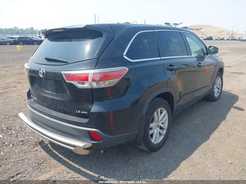 2015 Toyota Highlander VIN 5TDBKRFH2FS152646 IAAI salvage auction — NORMAL WEAR, Clear (New York), sold $2,400 on 2026-07-28 (photo 4)