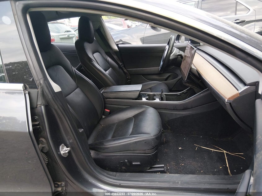 2019 Tesla Model 3 VIN 5YJ3E1EA7KF313590 IAAI salvage auction — LEFT & RIGHT, Salvage Title, sold $5,975 on 2026-08-29 (photo 5)