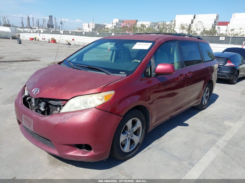 2011 Toyota Sienna VIN 5TDKK3DC0BS011024 IAAI salvage auction — NORMAL WEAR, Clear - Dealer Only (California), sold $650 on 2026-07-29 (photo 2)