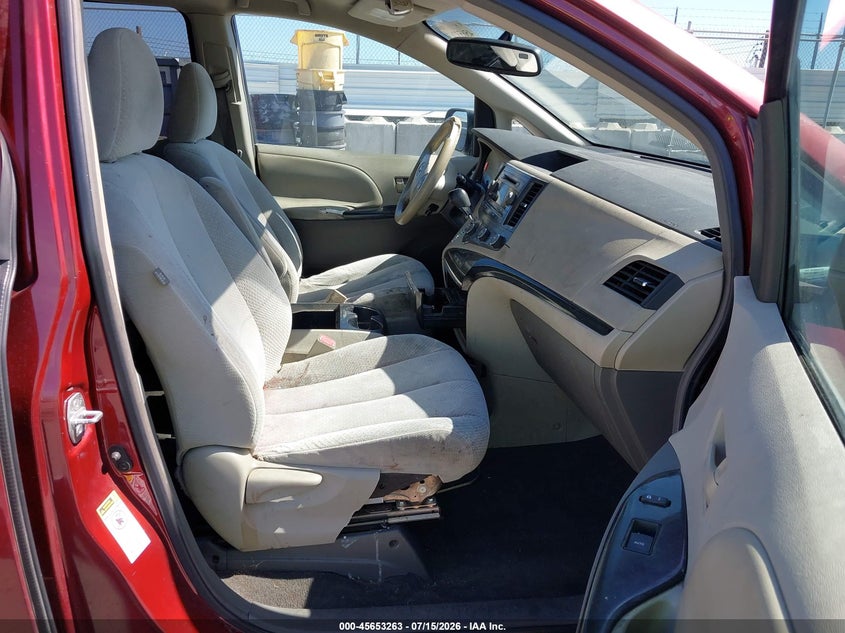 2011 Toyota Sienna VIN 5TDKK3DC0BS011024 IAAI salvage auction — NORMAL WEAR, Clear - Dealer Only (California), sold $650 on 2026-07-29 (photo 5)