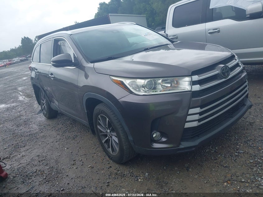 2019 Toyota Highlander VIN 5TDKZRFH3KS557470 — IAAI salvage auction photo