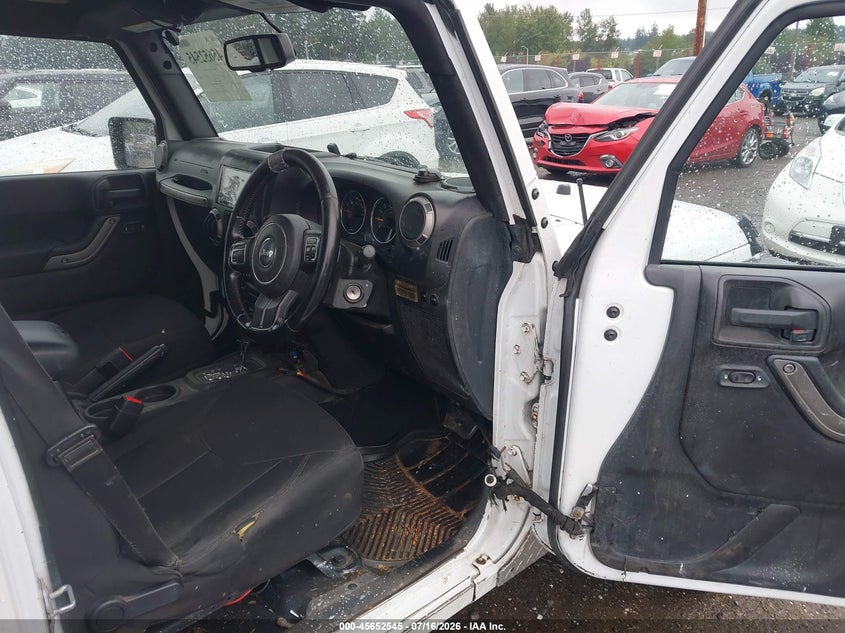 2015 Jeep Wrangler unlimited VIN 1C4BJWKG4FL630145 IAAI salvage auction — SIDE, Clear (Washington), sold $3,800 on 2026-07-22 (photo 5)