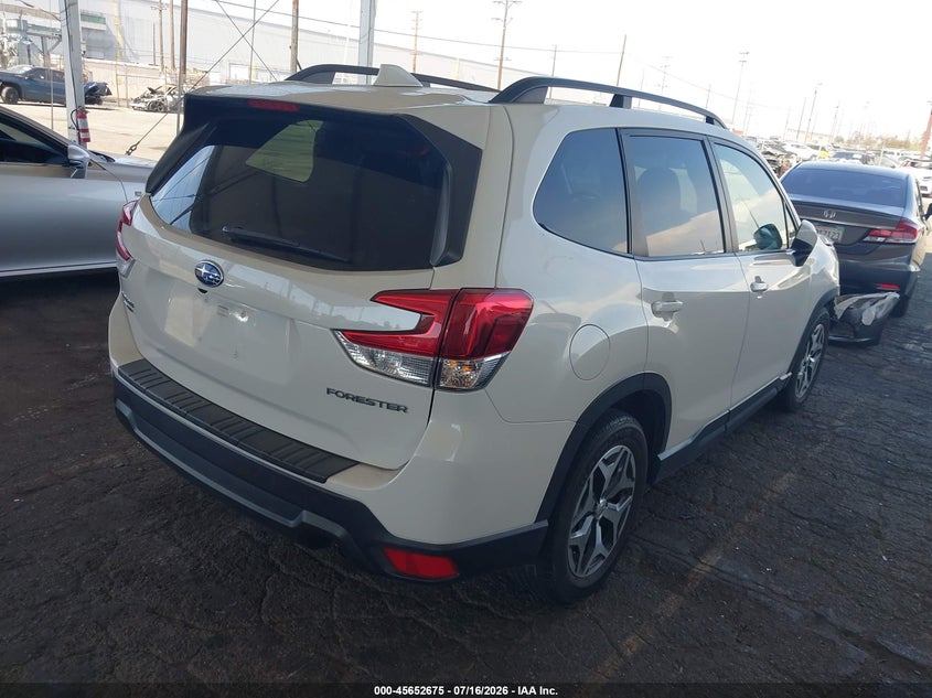 2021 Subaru Forester VIN JF2SKAJC0MH527756 IAAI salvage auction — RIGHT FRONT, Salvage Title, sold $7,850 on 2026-09-01 (photo 4)