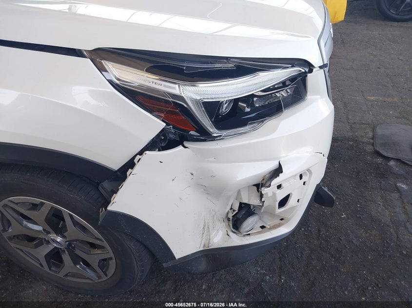 2021 Subaru Forester VIN JF2SKAJC0MH527756 IAAI salvage auction — RIGHT FRONT, Salvage Title, sold $7,850 on 2026-09-01 (photo 6)