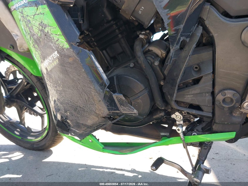 2013 Kawasaki Ninja VIN JKAEX8A12DDA14632 IAAI salvage auction — LEFT & RIGHT, Salvage Title, sold $375 on 2026-09-09 (photo 9)