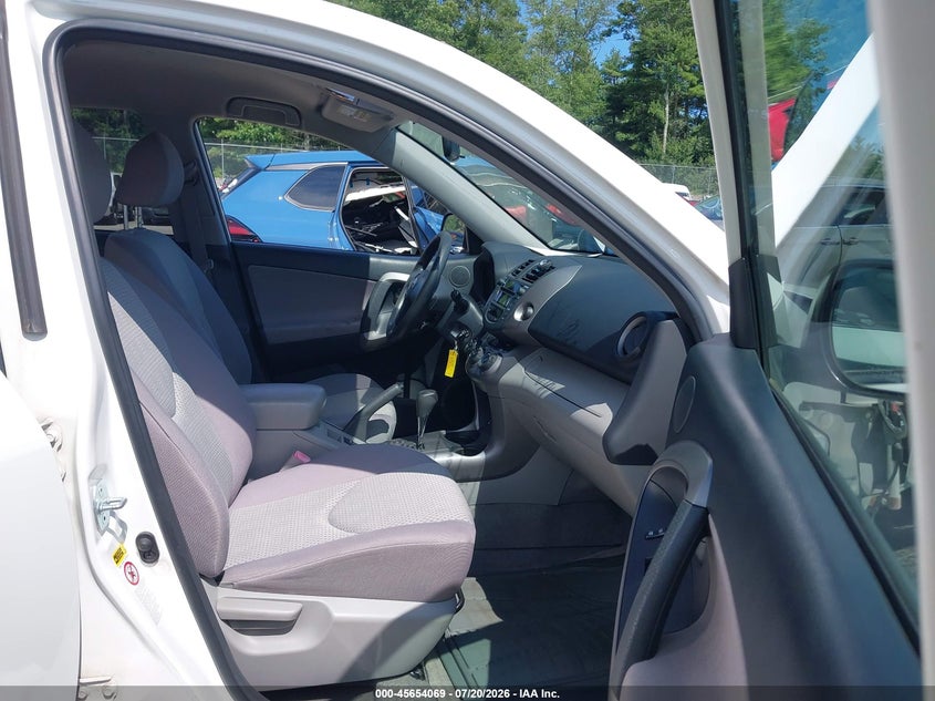 2008 Toyota Rav 4 VIN JTMBK33V385047405 IAAI salvage auction — FRONT END, Clear (Massachusetts), sold $1,950 on 2026-07-23 (photo 5)