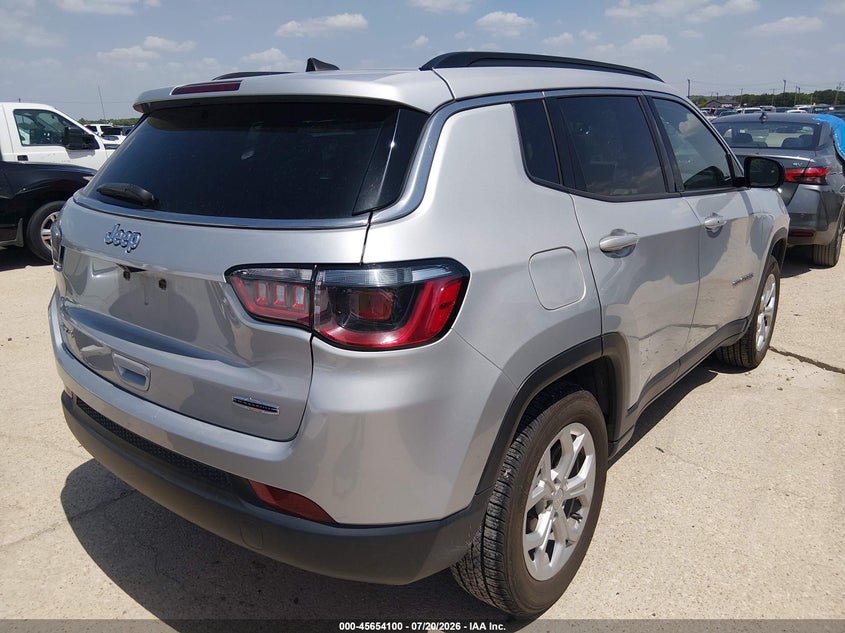 2024 Jeep Compass VIN 3C4NJDBN4RT106955 IAAI salvage auction — REAR END, Salvage Title, sold $12,300 on 2026-07-29 (photo 4)