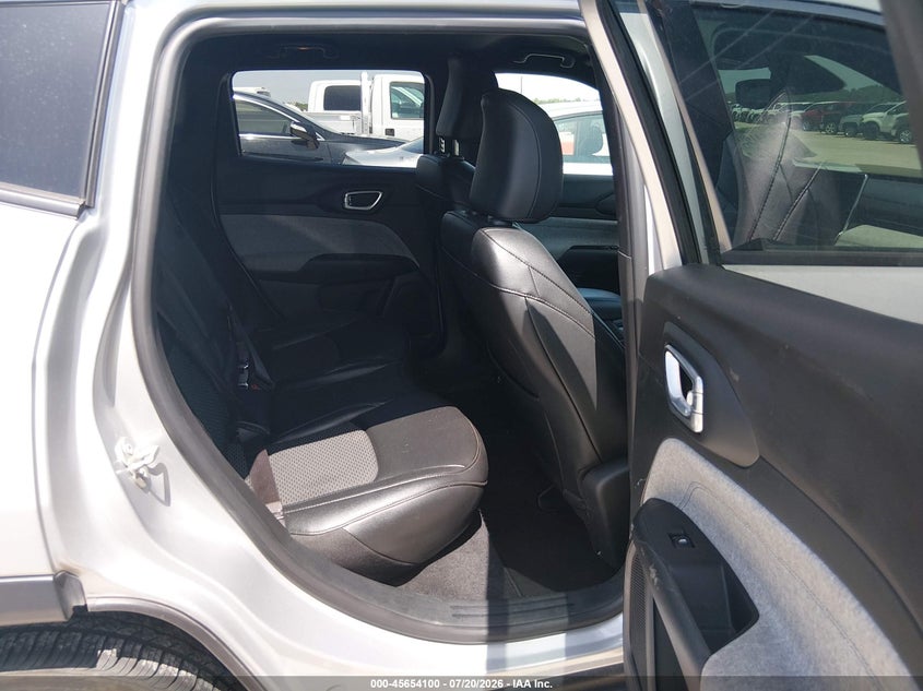 2024 Jeep Compass VIN 3C4NJDBN4RT106955 IAAI salvage auction — REAR END, Salvage Title, sold $12,300 on 2026-07-29 (photo 8)