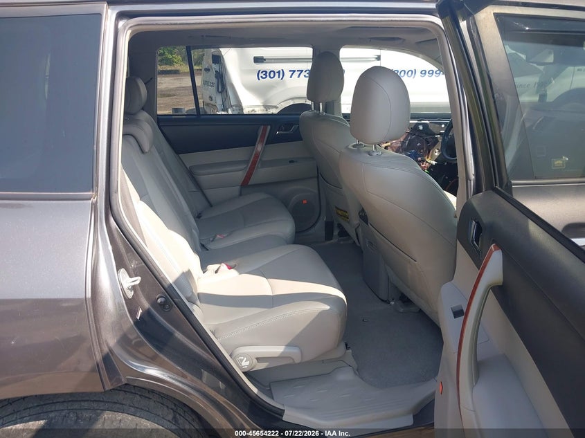 2008 Toyota Highlander VIN JTEDS42A282054775 IAAI salvage auction — FRONT END, Salvage - Greater Than 75% (Maryland), sold $2,350 on 2026-08-01 (photo 8)